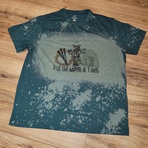 Alot can happen in 3 days Graphic tee Size Large